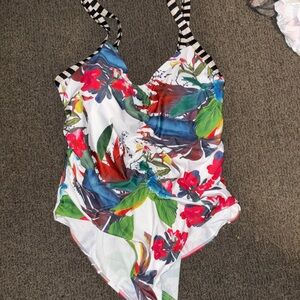 Women’s One Piece 2XL Swimsuit